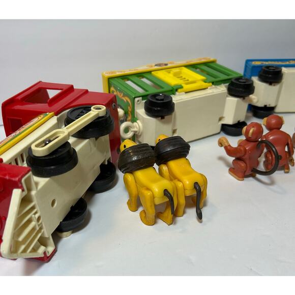 Vintage Fisher Price Circus Train •2 Lions • 2 Monkeys • 2 Bears • 1 Elephant - Picture 14 of 15